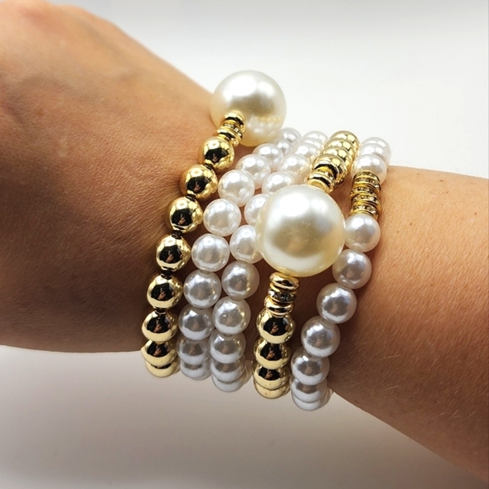 ‼️5 Piece Elegant Pearl and Gold Beaded Bracelet Set+Gift Box - Picture 2 of 3